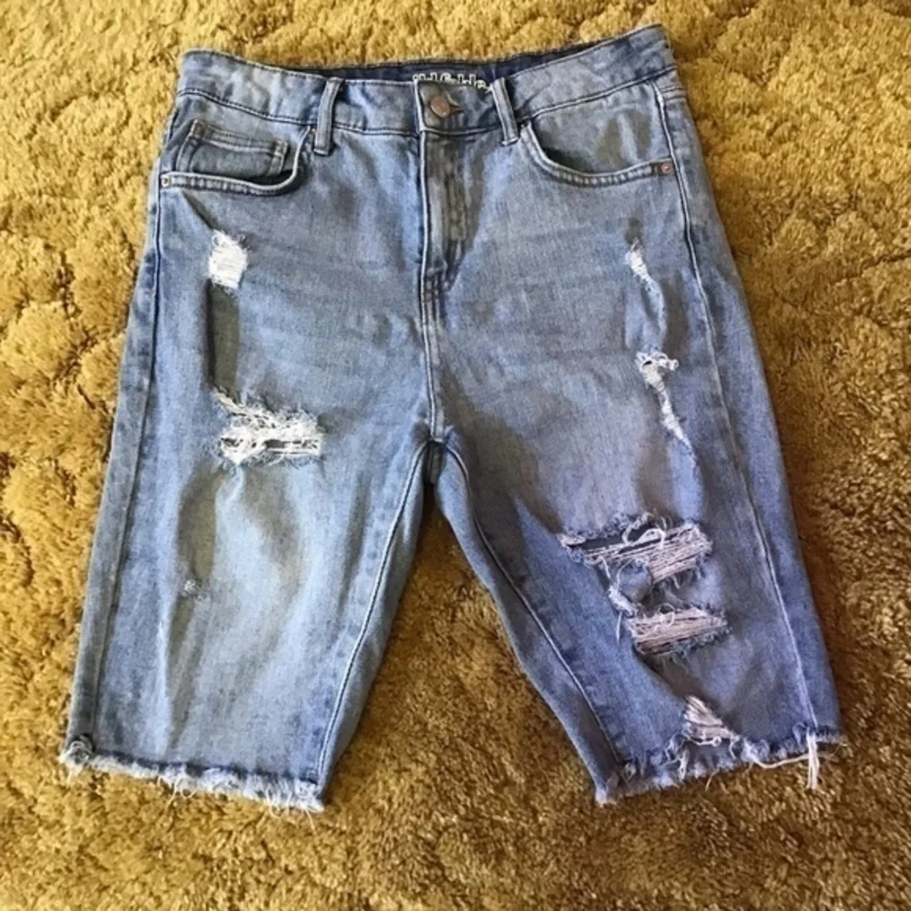 Wild Fable Size 4 High Rise Distressed Denim Bike Shorts Bermuda